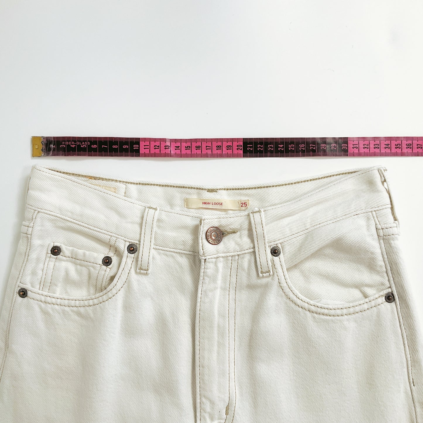 Levi's - White High Loose Jeans