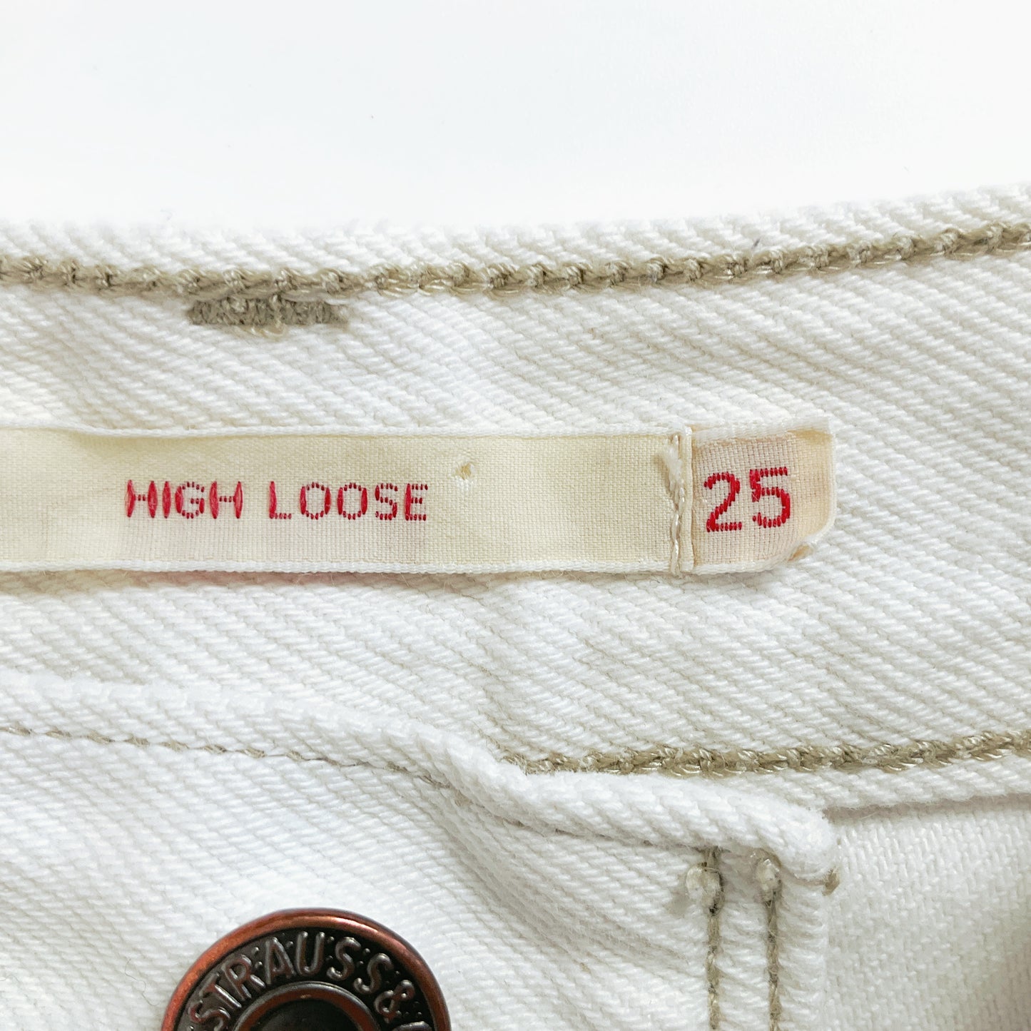 Levi's - White High Loose Jeans