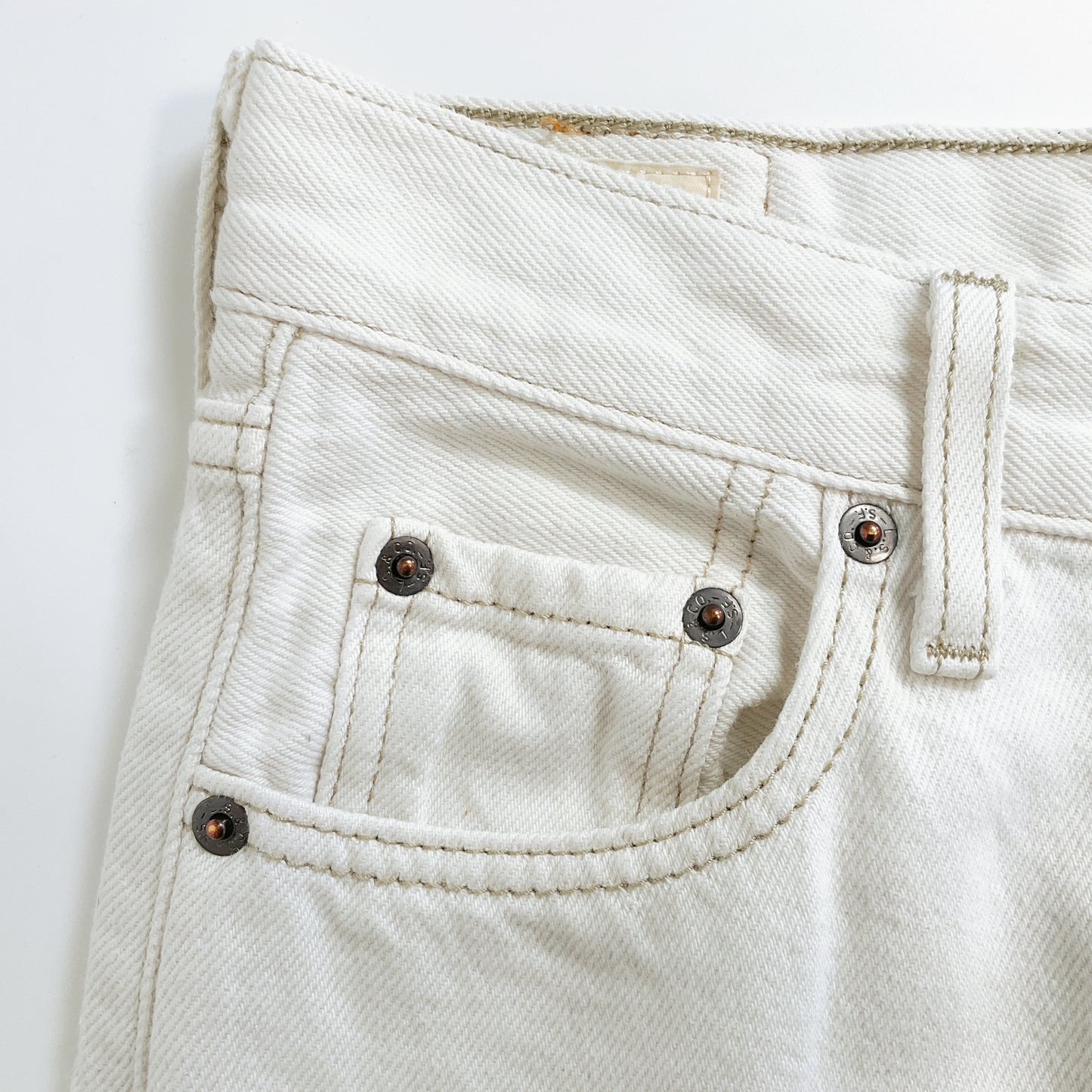 Levi's - White High Loose Jeans