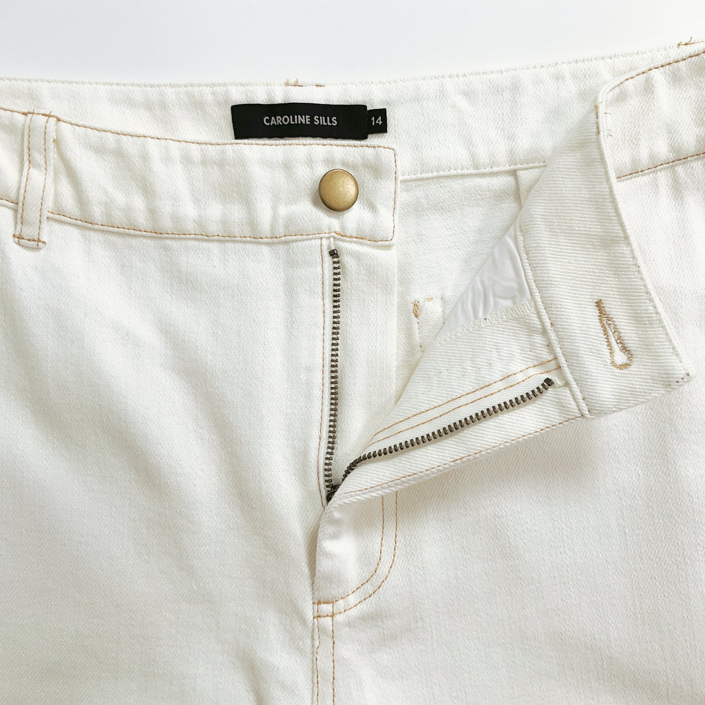 Caroline Sills - White Caro Jean