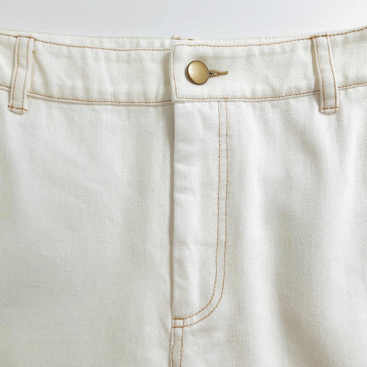 Caroline Sills - White Caro Jean