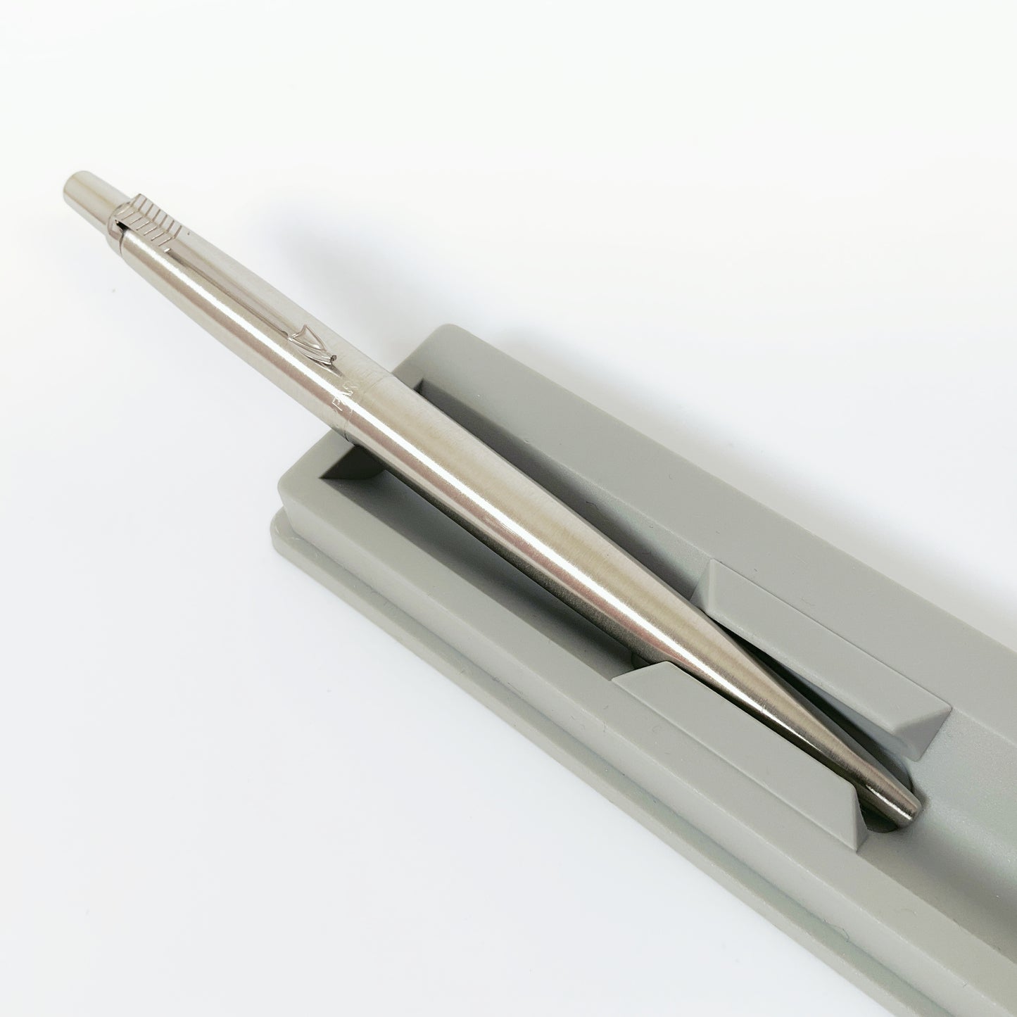 Parker  - Jotter Regractable Ball Point Pen - Silver