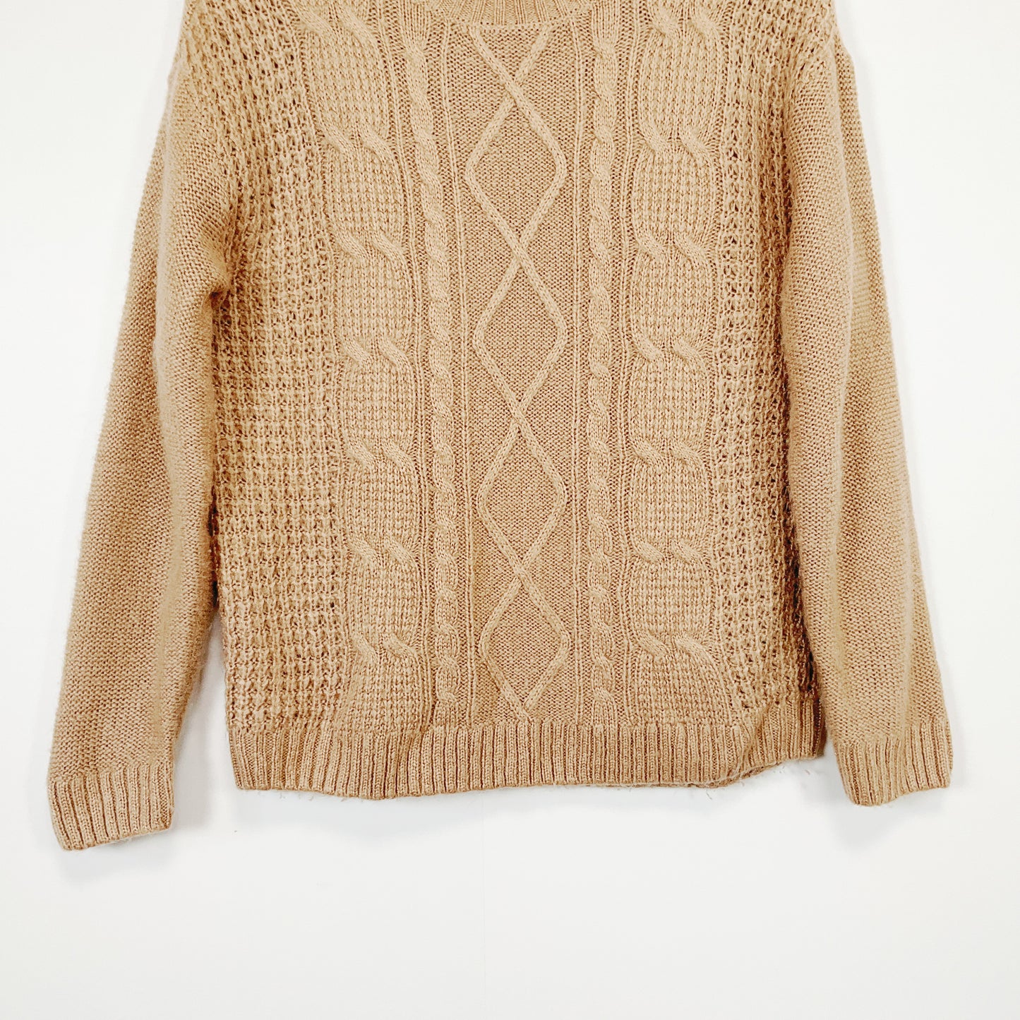 TANGO - Beige Cable-Knit Sweater – Classic Crew Neck