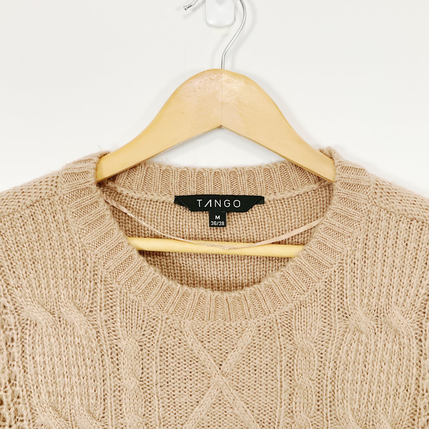 TANGO - Beige Cable-Knit Sweater – Classic Crew Neck