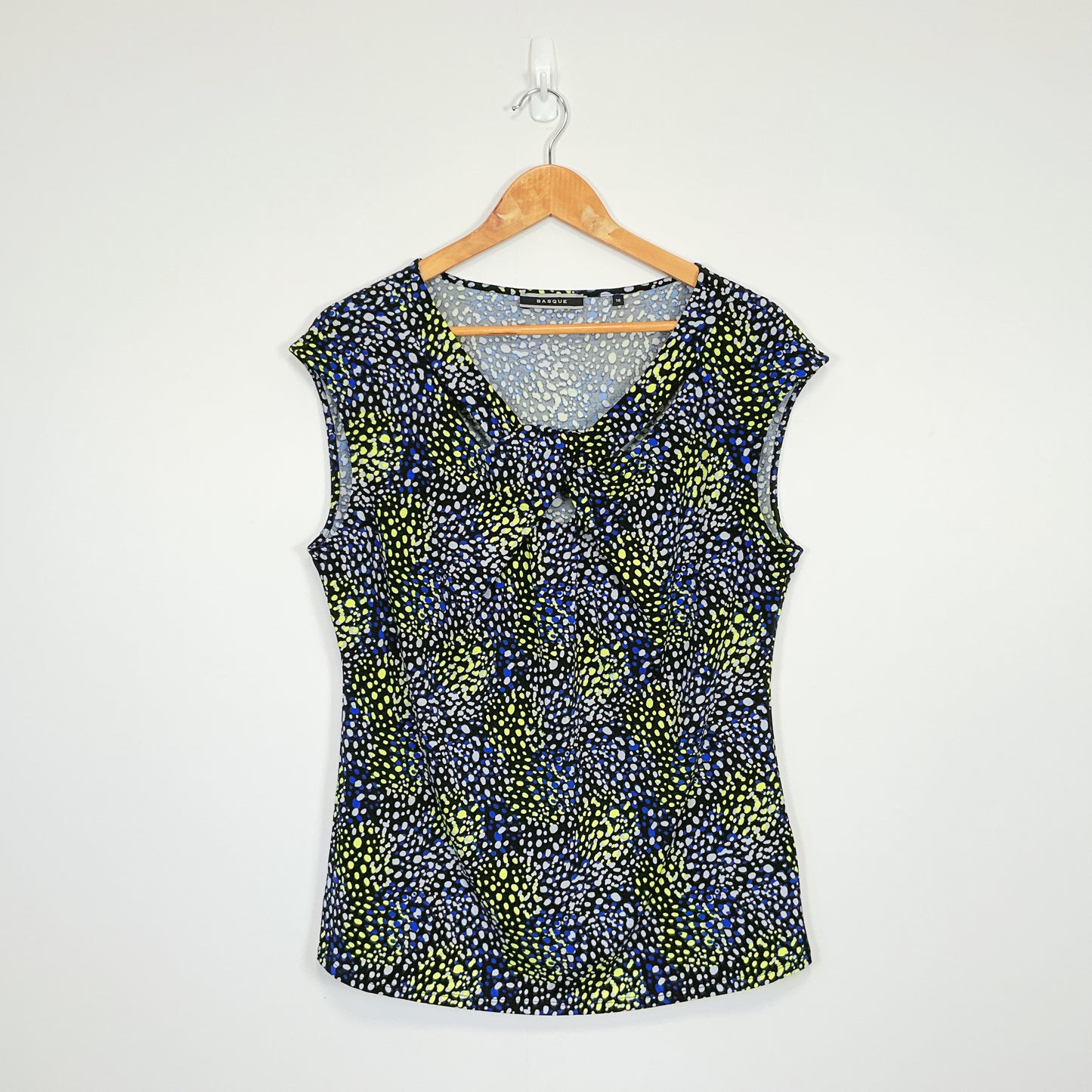 Basque - Sleeveless Round Neck Blouse Top