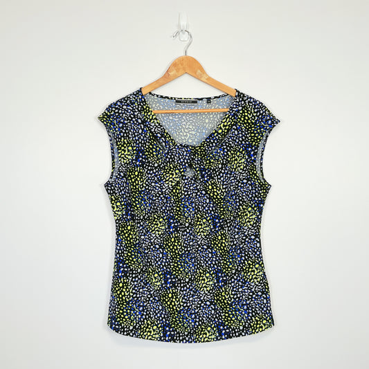 Basque - Sleeveless Round Neck Blouse Top