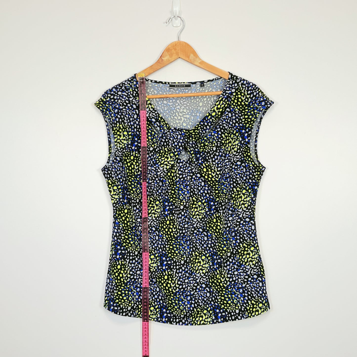 Basque - Sleeveless Round Neck Blouse Top