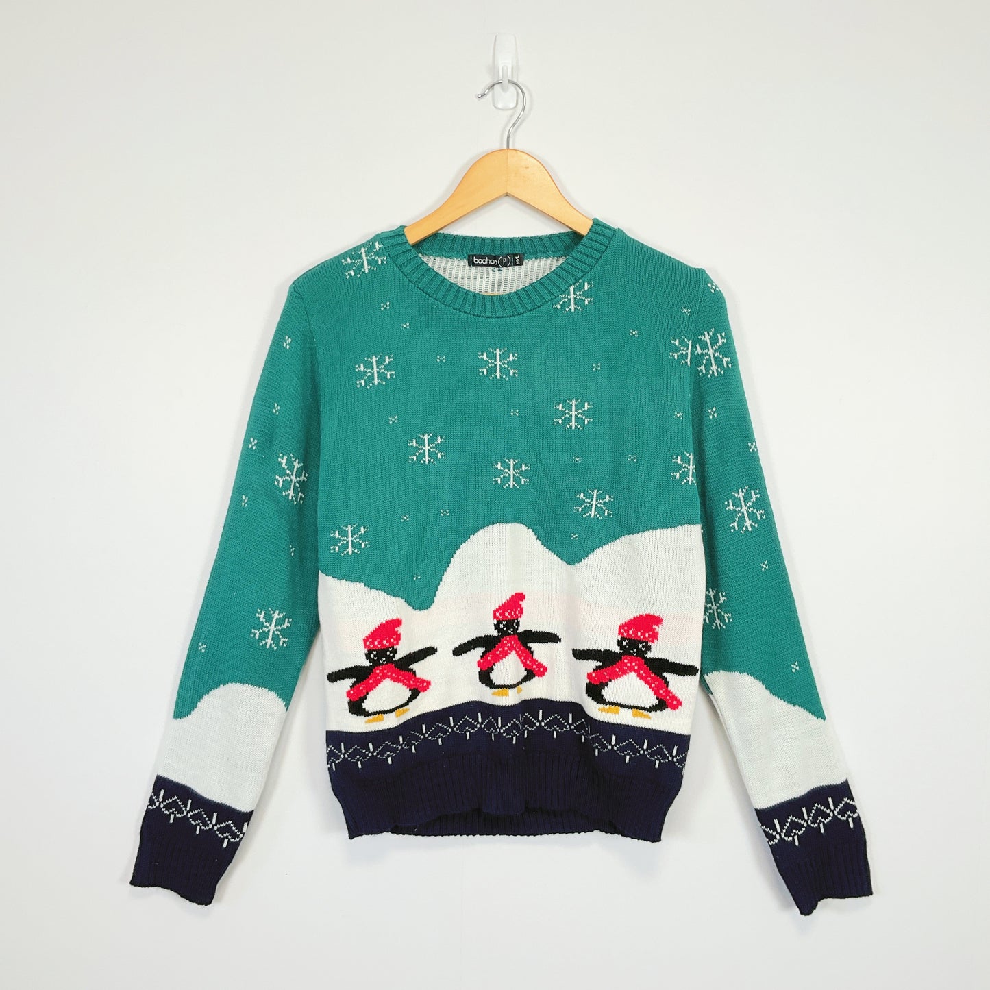 Boohoo - Willow Penguin Christmas Jumper