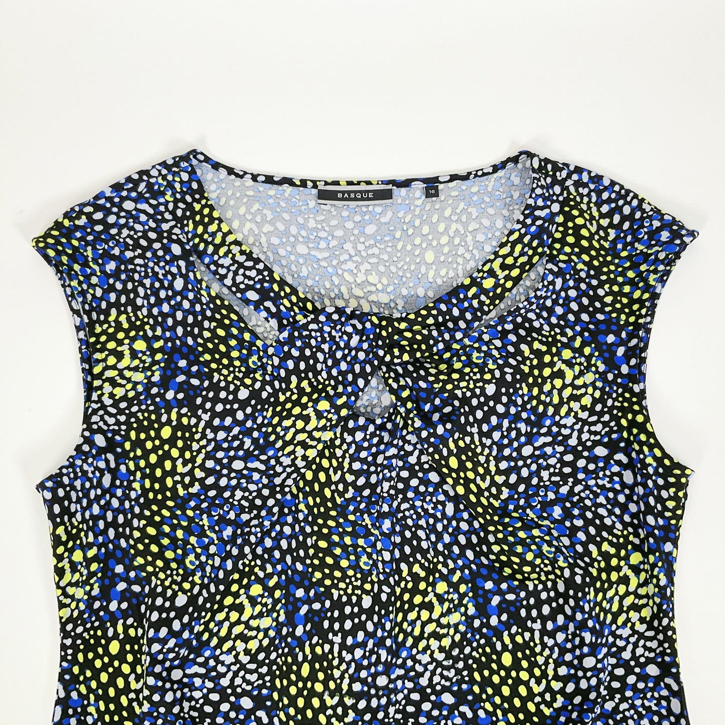 Basque - Sleeveless Round Neck Blouse Top