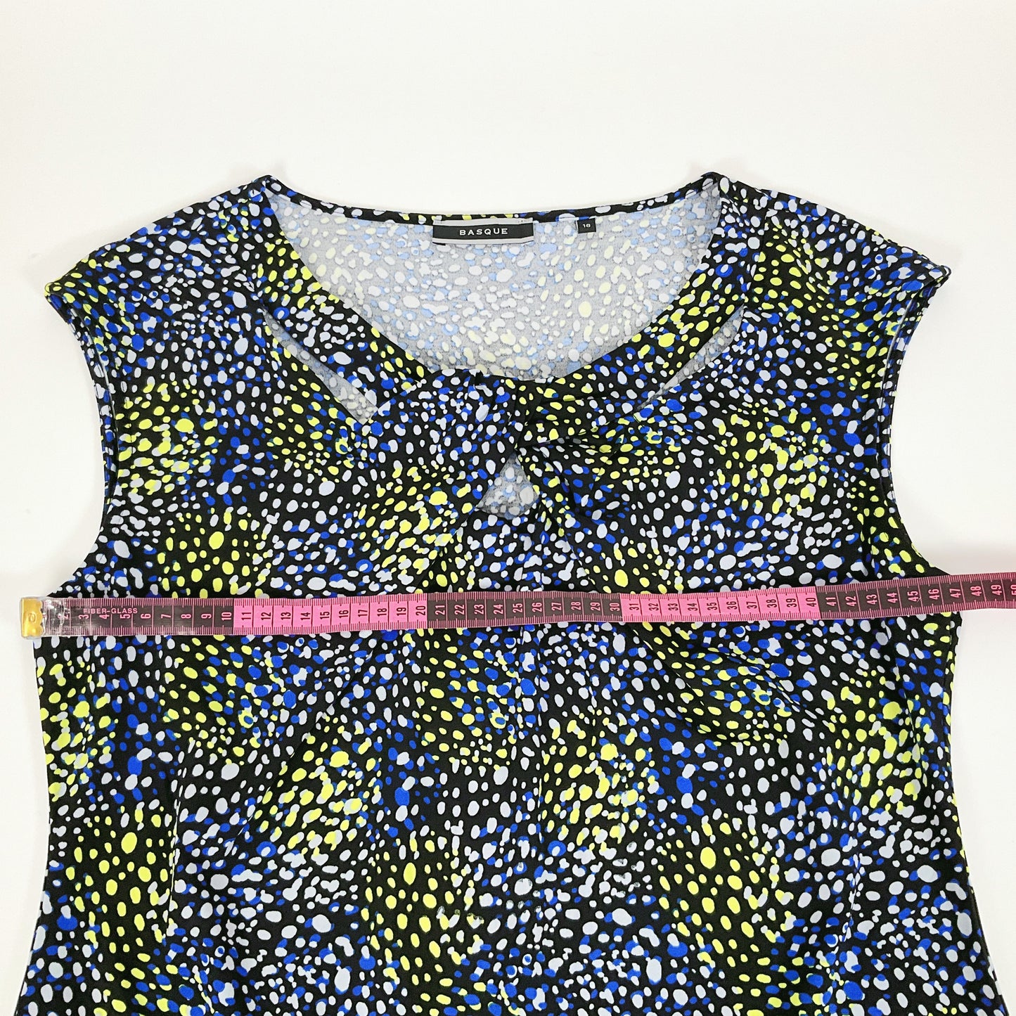 Basque - Sleeveless Round Neck Blouse Top