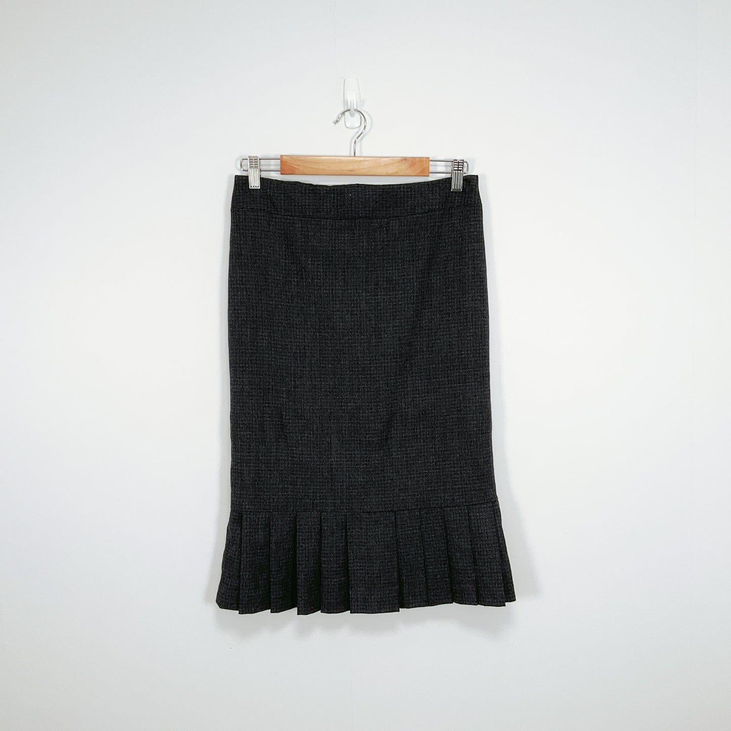 Cue - Midi Pleated Pencil Skirt