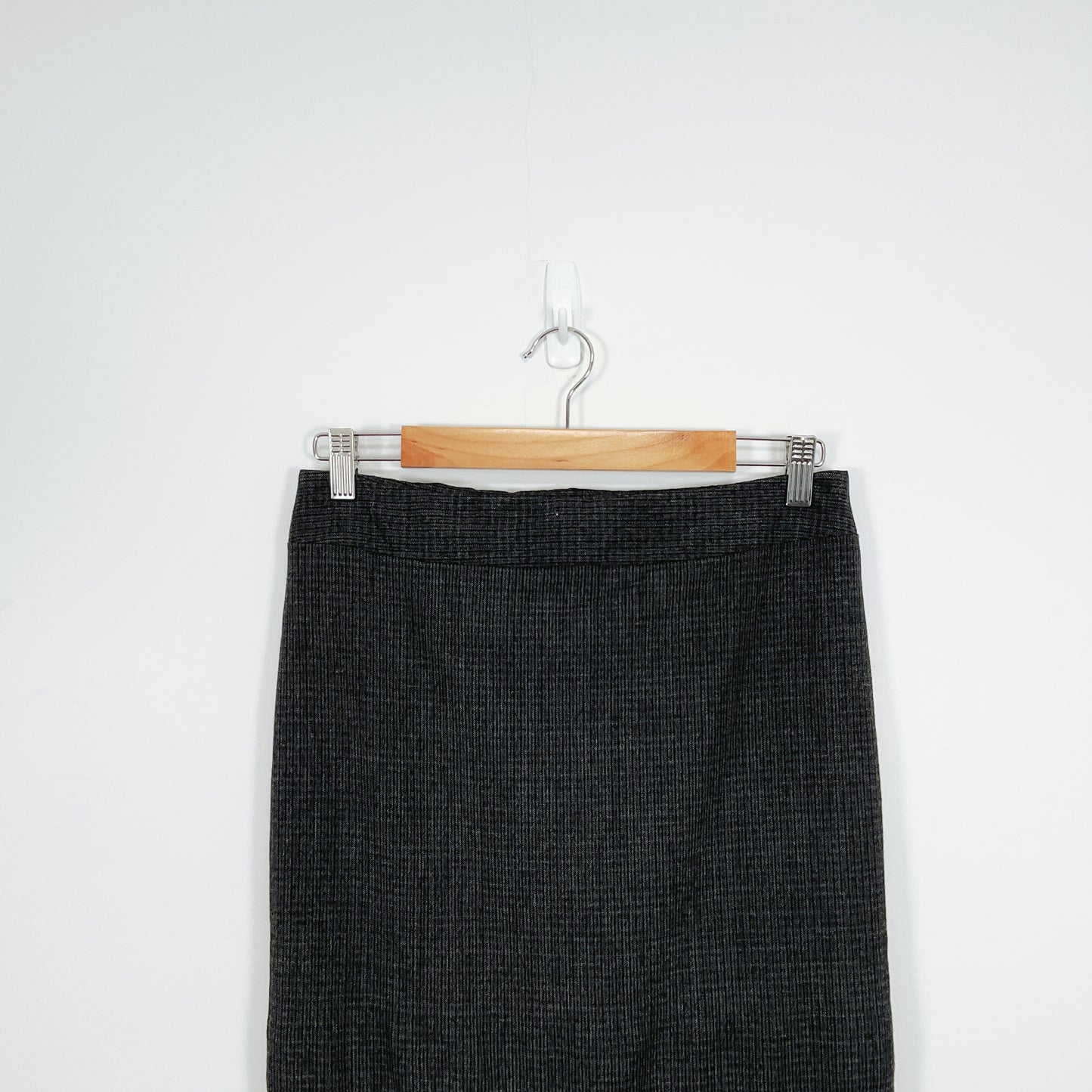 Cue - Midi Pleated Pencil Skirt