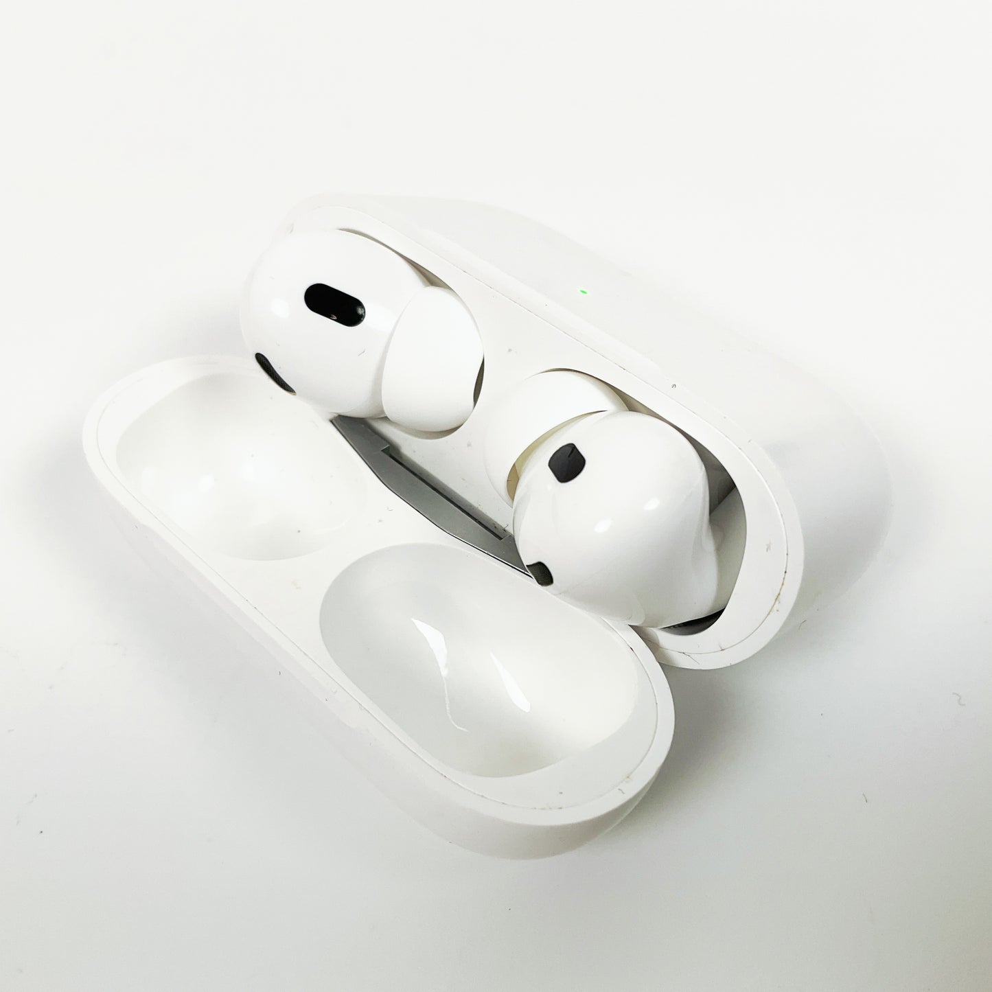Apple AirPods Pro (2nd Gen) with MagSafe Charging Case (USB-C) – Great Condition