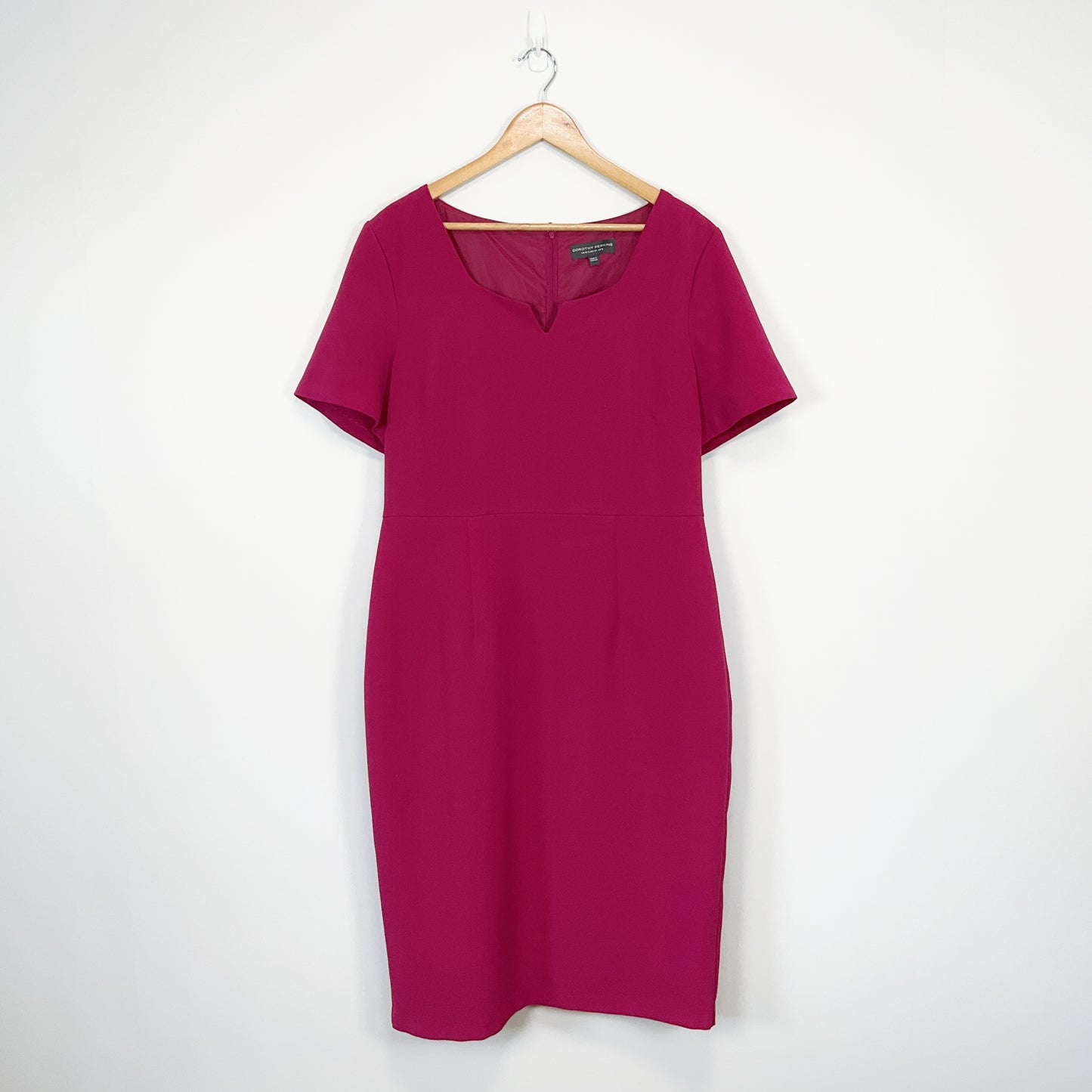 DOROTHY PERKINS - Women Magenta Solid Sheath Dress