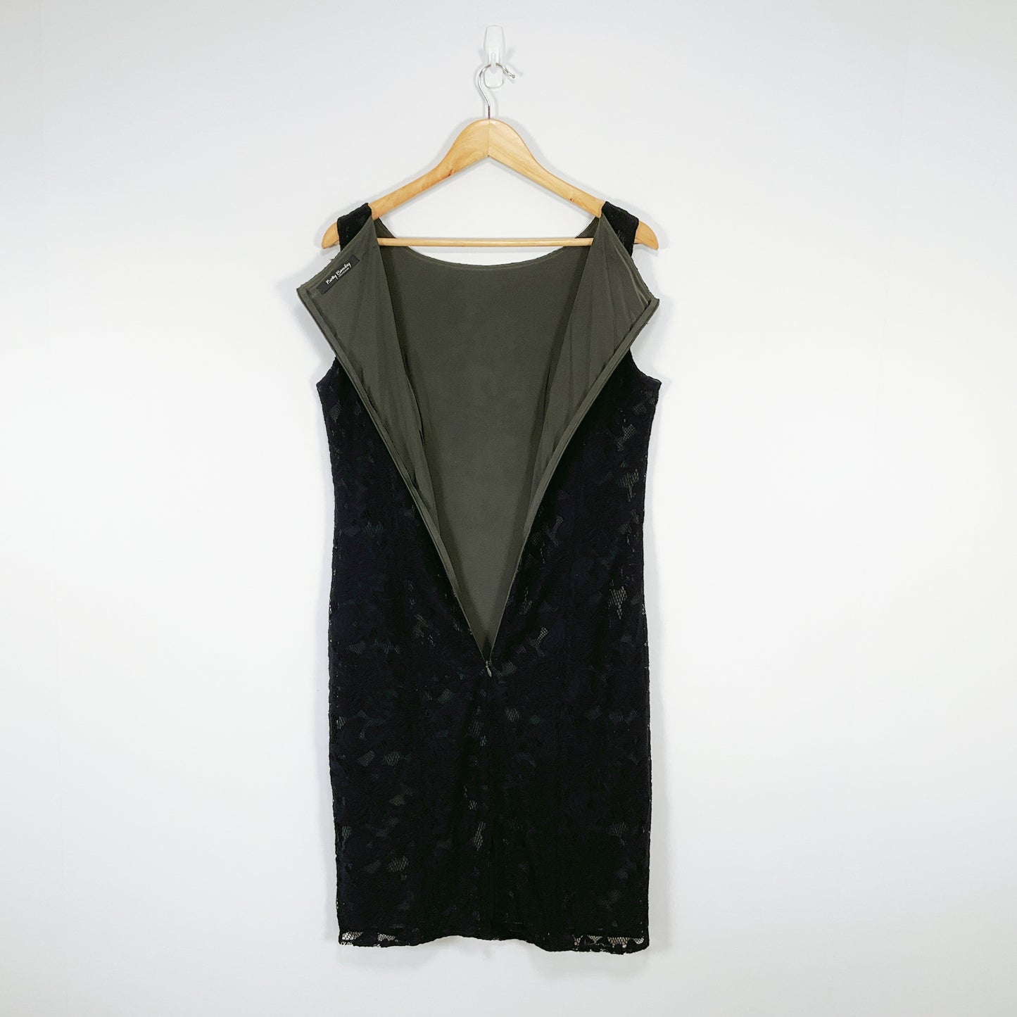 Belly Barclay - Classic Black Lace Sleeveless Dress