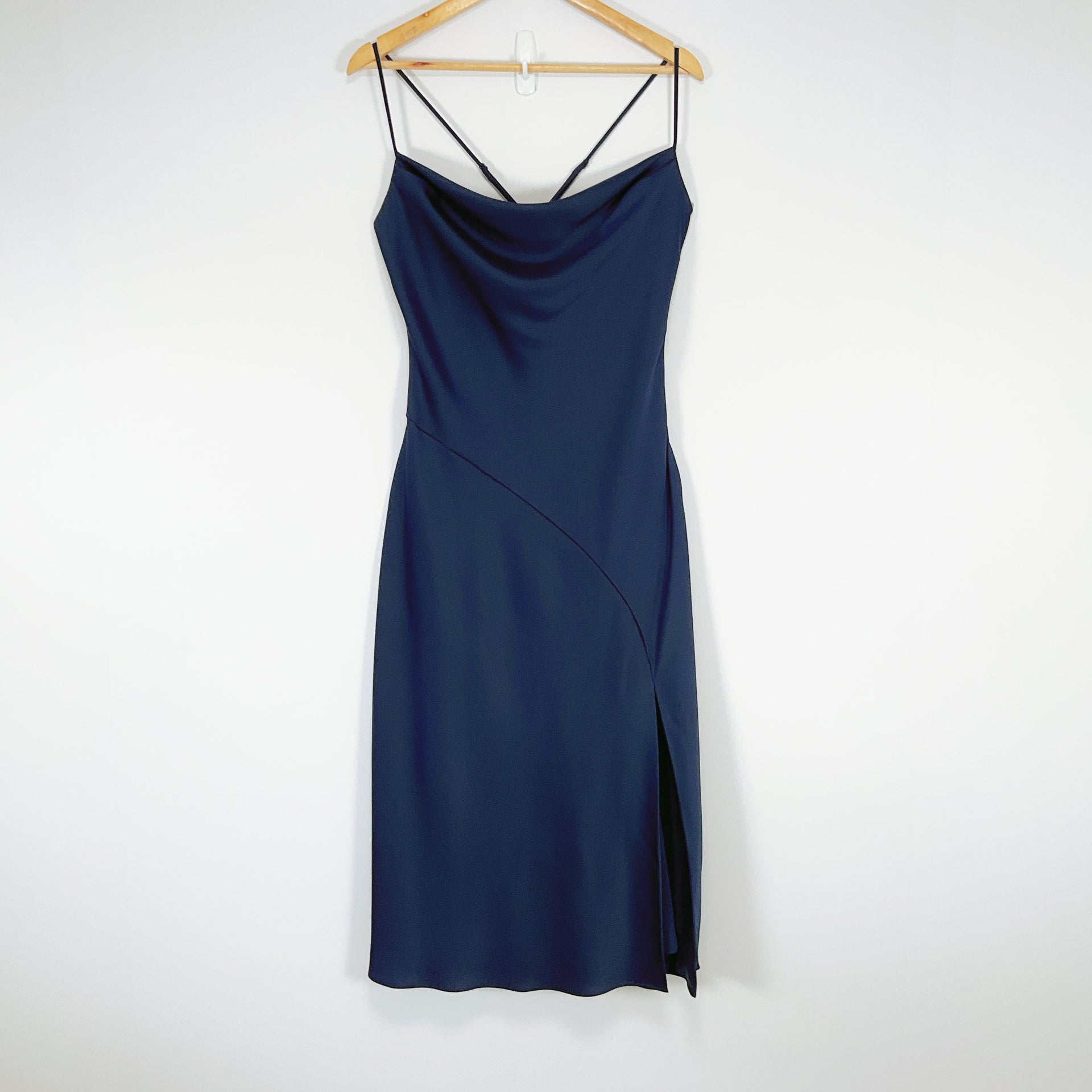 eye look for blue dress Forever New