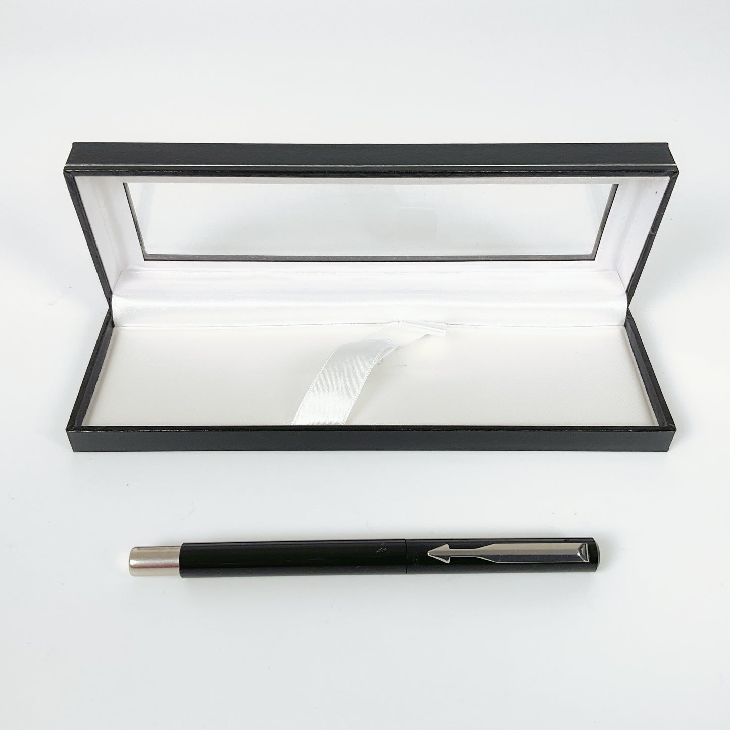 Parker - Vector Standard Chrome Trim Black Body Roller Ball Pen