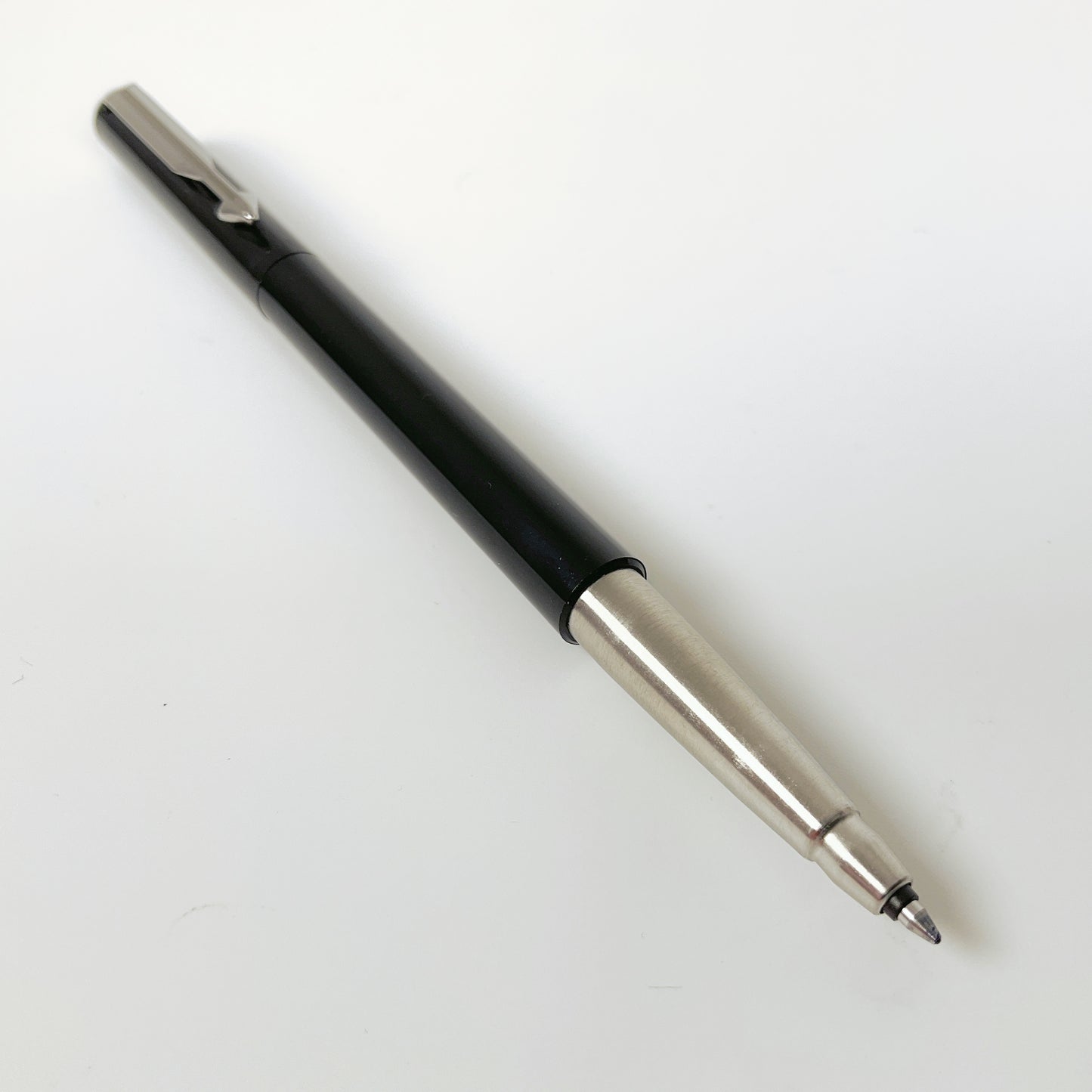 Parker - Vector Standard Chrome Trim Black Body Roller Ball Pen