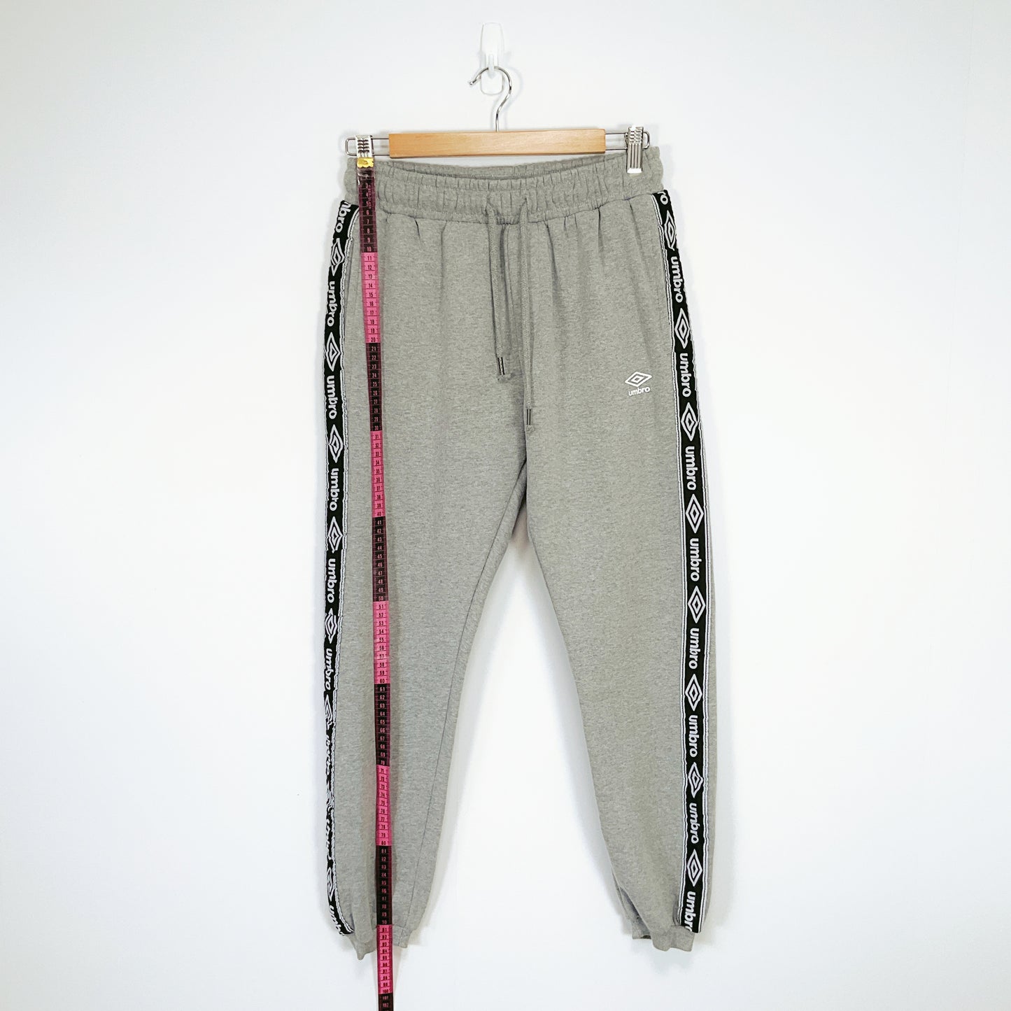 Umbro - Sweatpants in grey