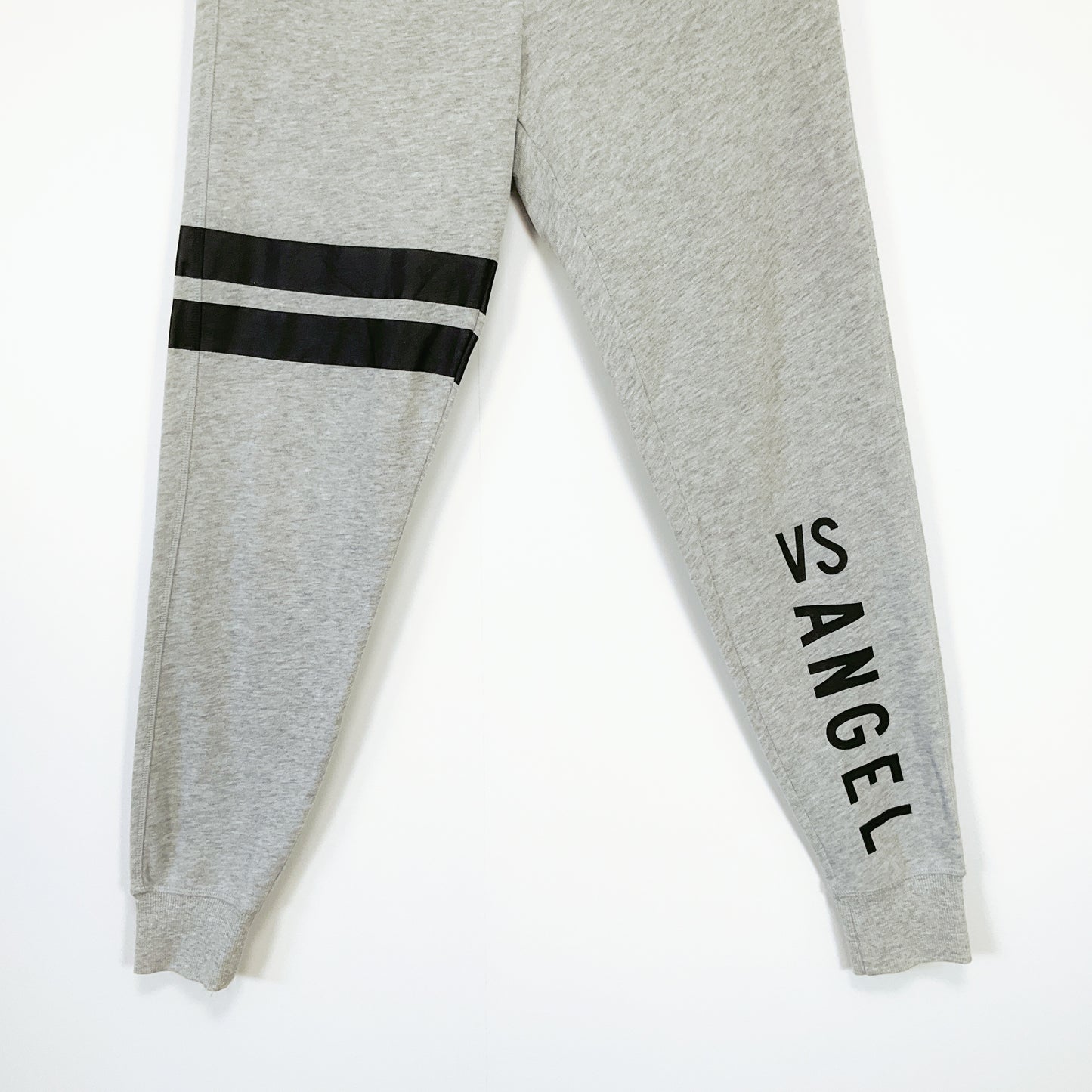 PINK Victoria’s Secret - Sweatpants in grey