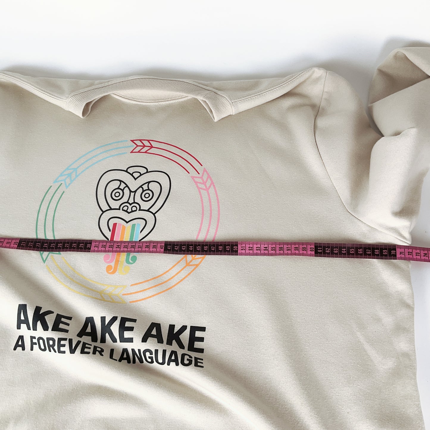 Māori Language Commission - Long Sleeve Crew Sweatshirt (Unisex)