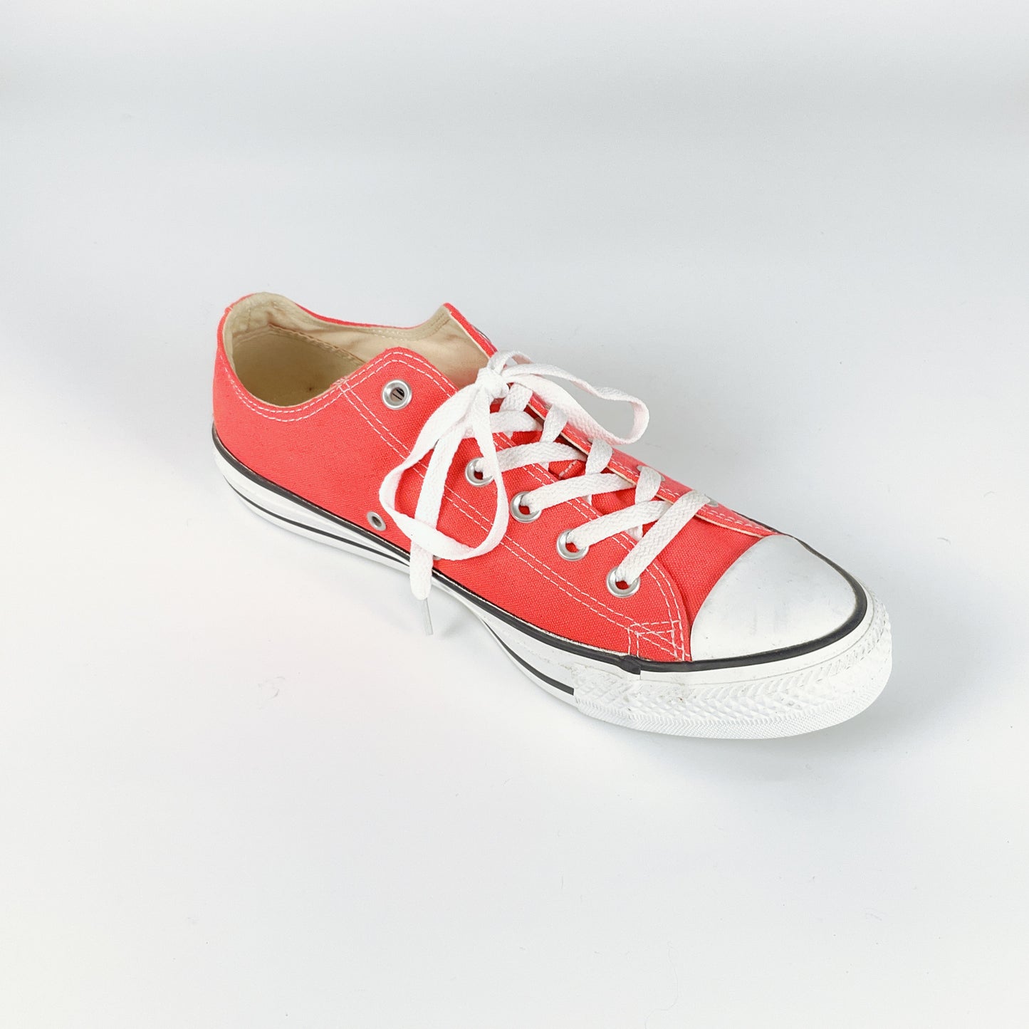 CONVERSE ALL STAR Chuck Taylor Low Top Sneakers in Red (Unisex)
