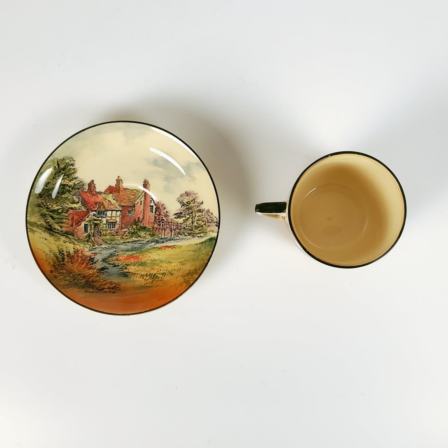 Royal Doulton - Teacup + Saucer