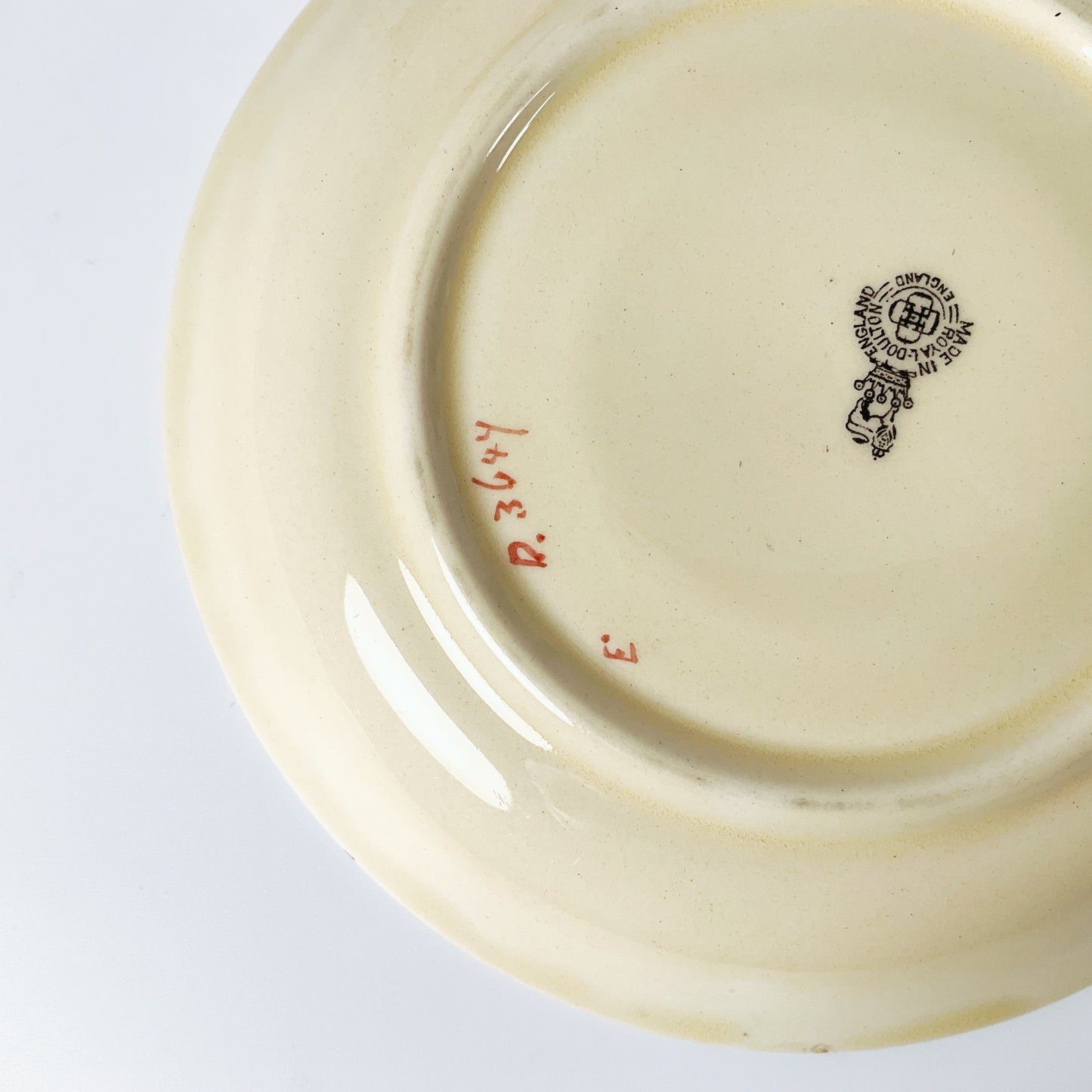 Royal Doulton - Teacup + Saucer