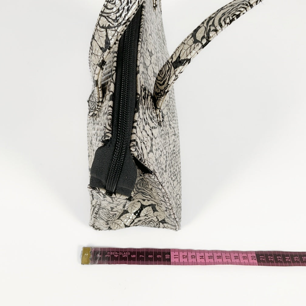Mondo - Rose Elegance: Embossed Floral Tote Bag