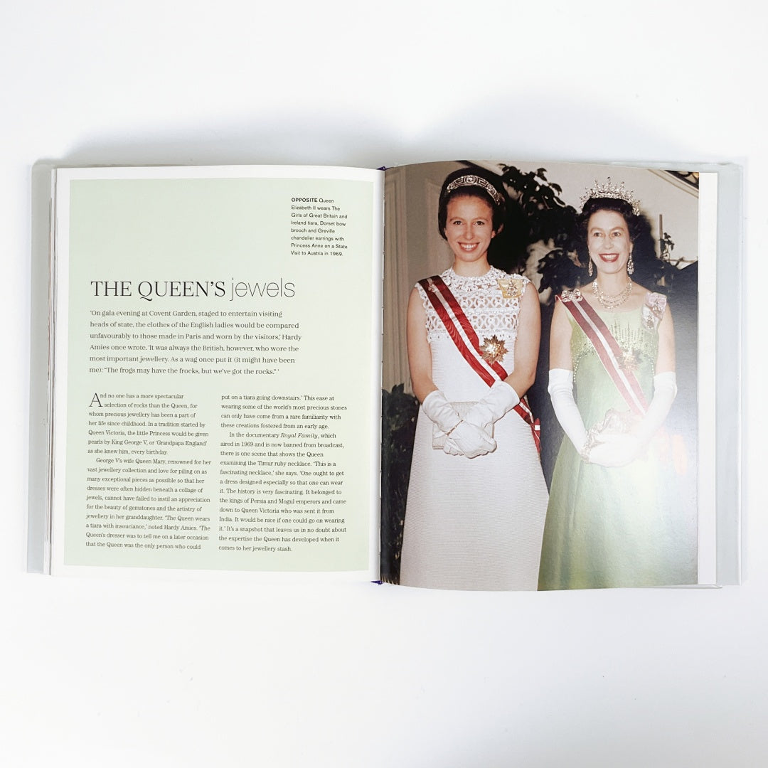 The Queen: 70 years of Majestic Style by Bethan Holt - Hardcover