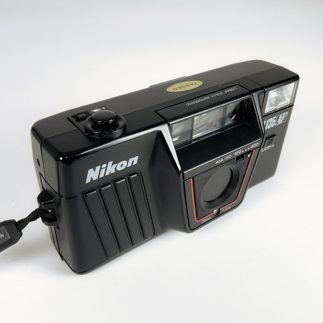 Nikon - L135AF 35mm Point and Shoot Camera With Original Case Untested