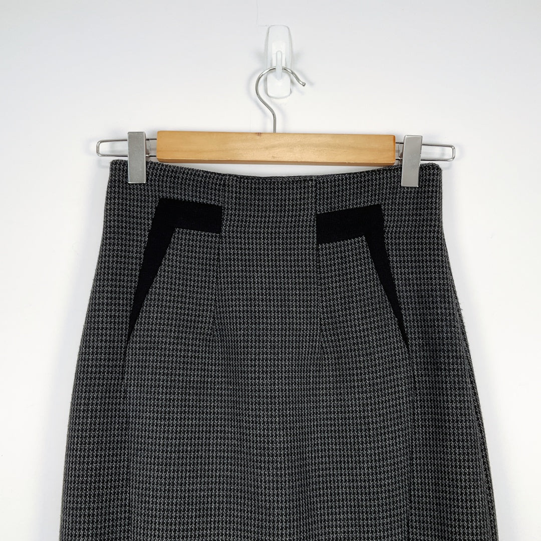 CUE - Midi Pencil Skirt in Black Plaid Design