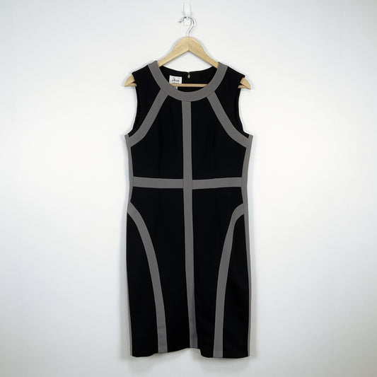 DM Collection - Sleek Color-Block Sheath Dress