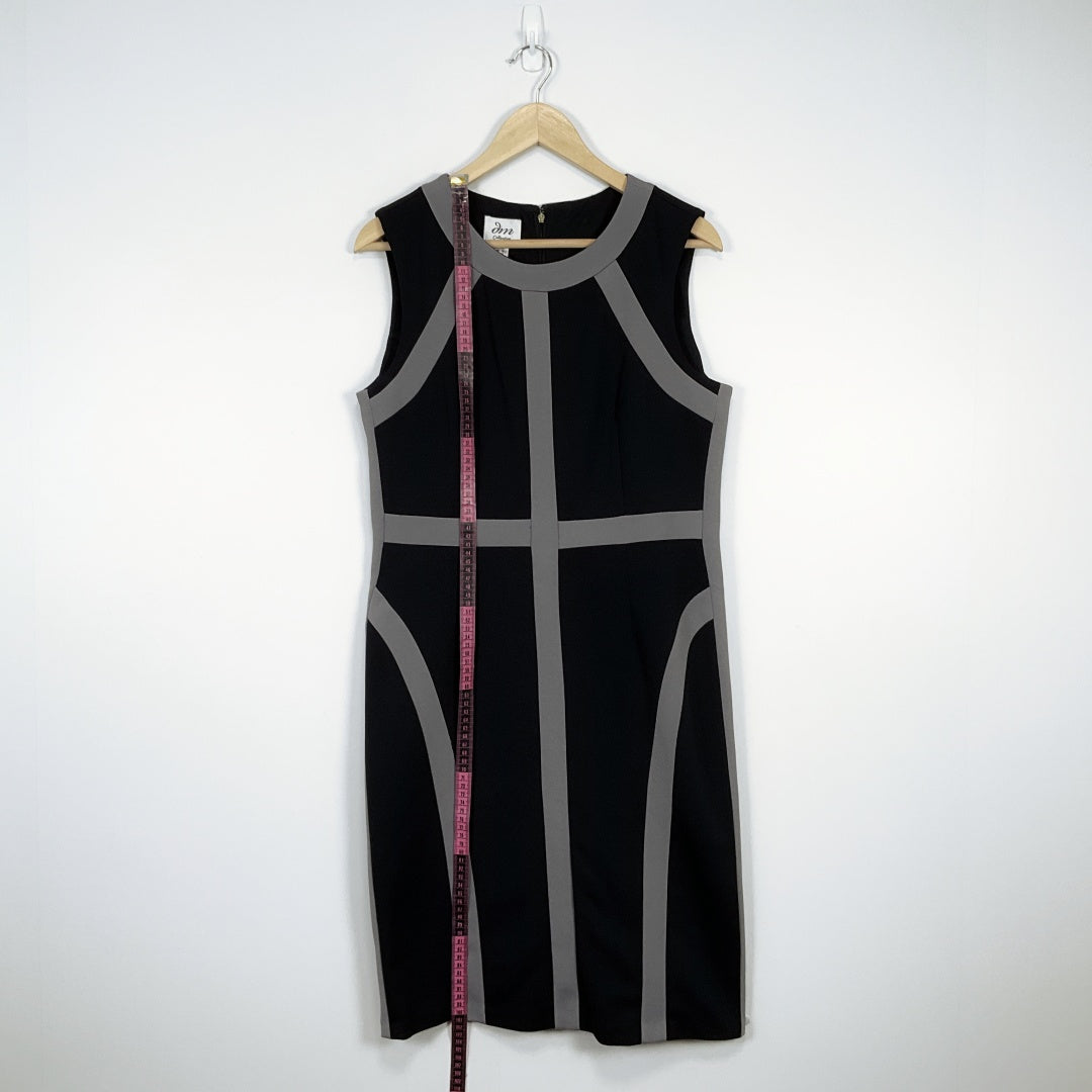 DM Collection - Sleek Color-Block Sheath Dress