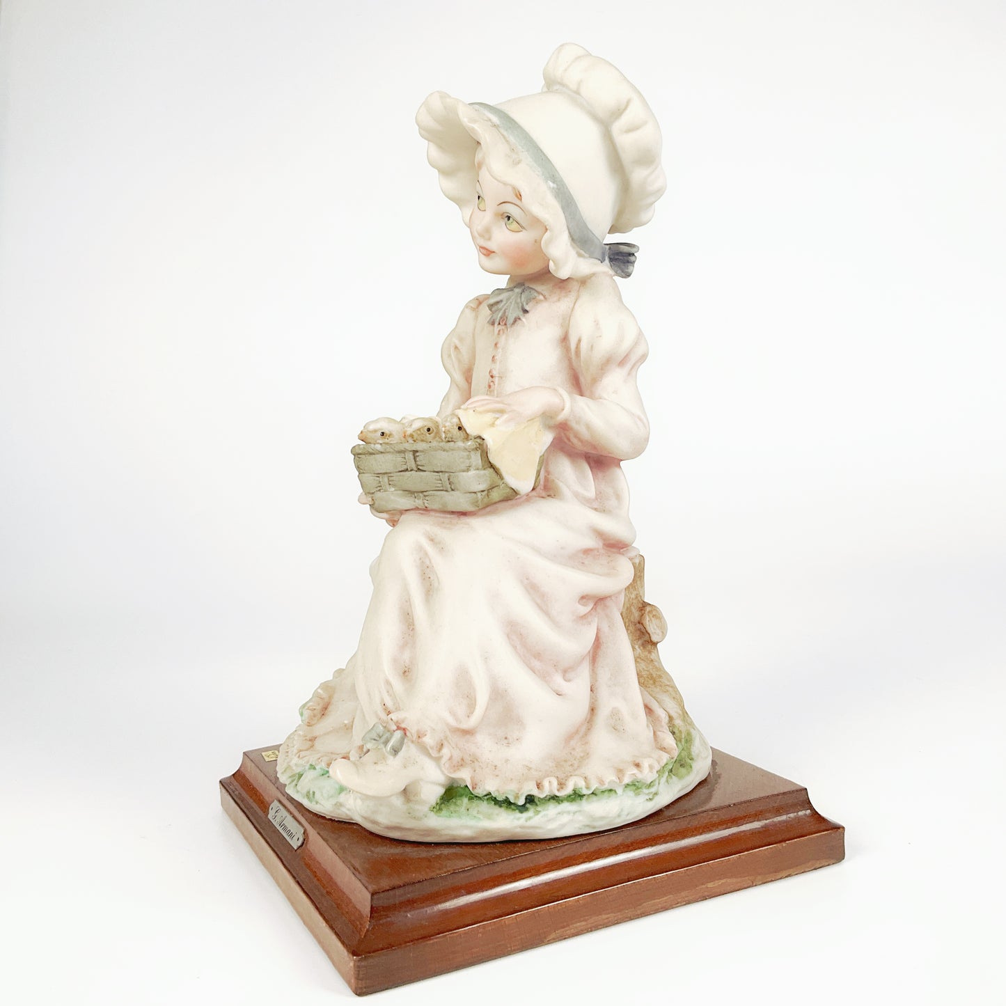 Giuseppe Armani “Girl with chickens” Collectible Figurine