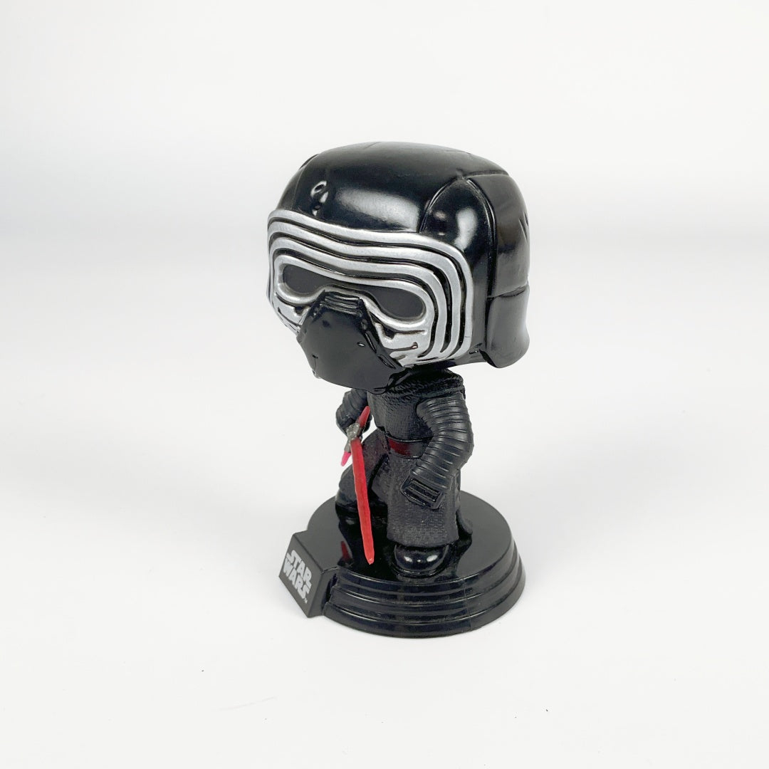 EXCLUSIVE - STAR WARS KYLO REN UNHOODED VINYL FIGURE 3.75" 77