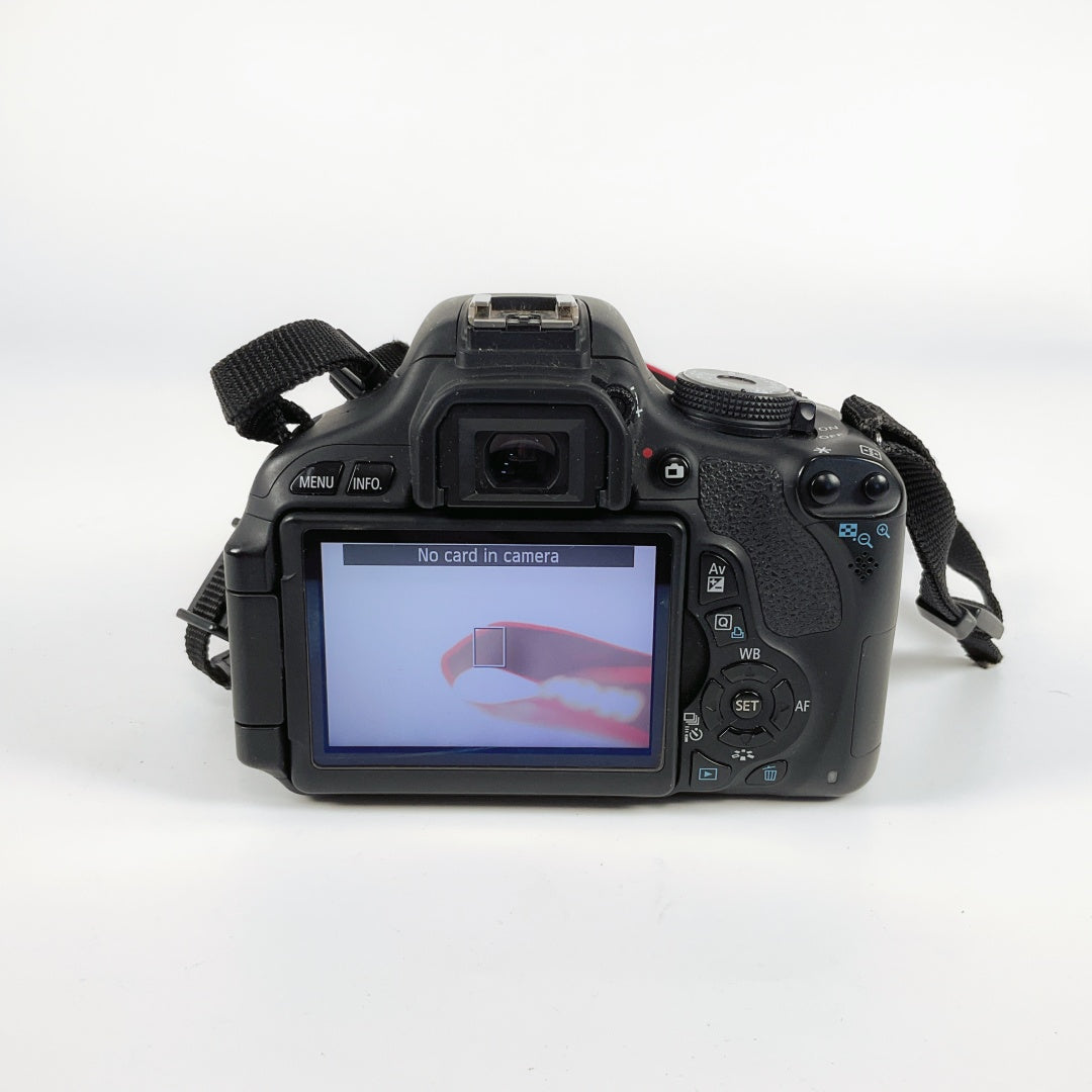 Canon EOS 600D DSLR Kit