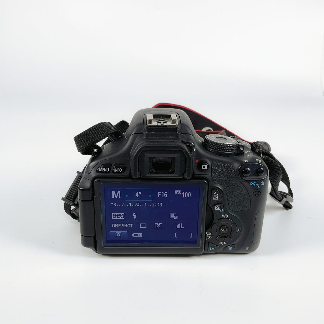 Canon EOS 600D DSLR Kit