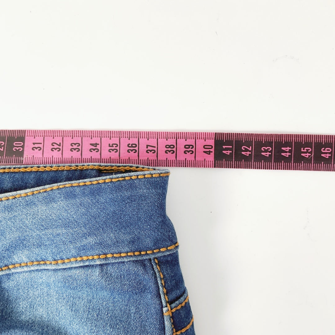Blockout - Women’s Jeans in Denim Blue