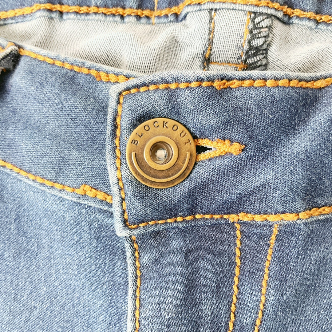 Blockout - Women’s Jeans in Denim Blue
