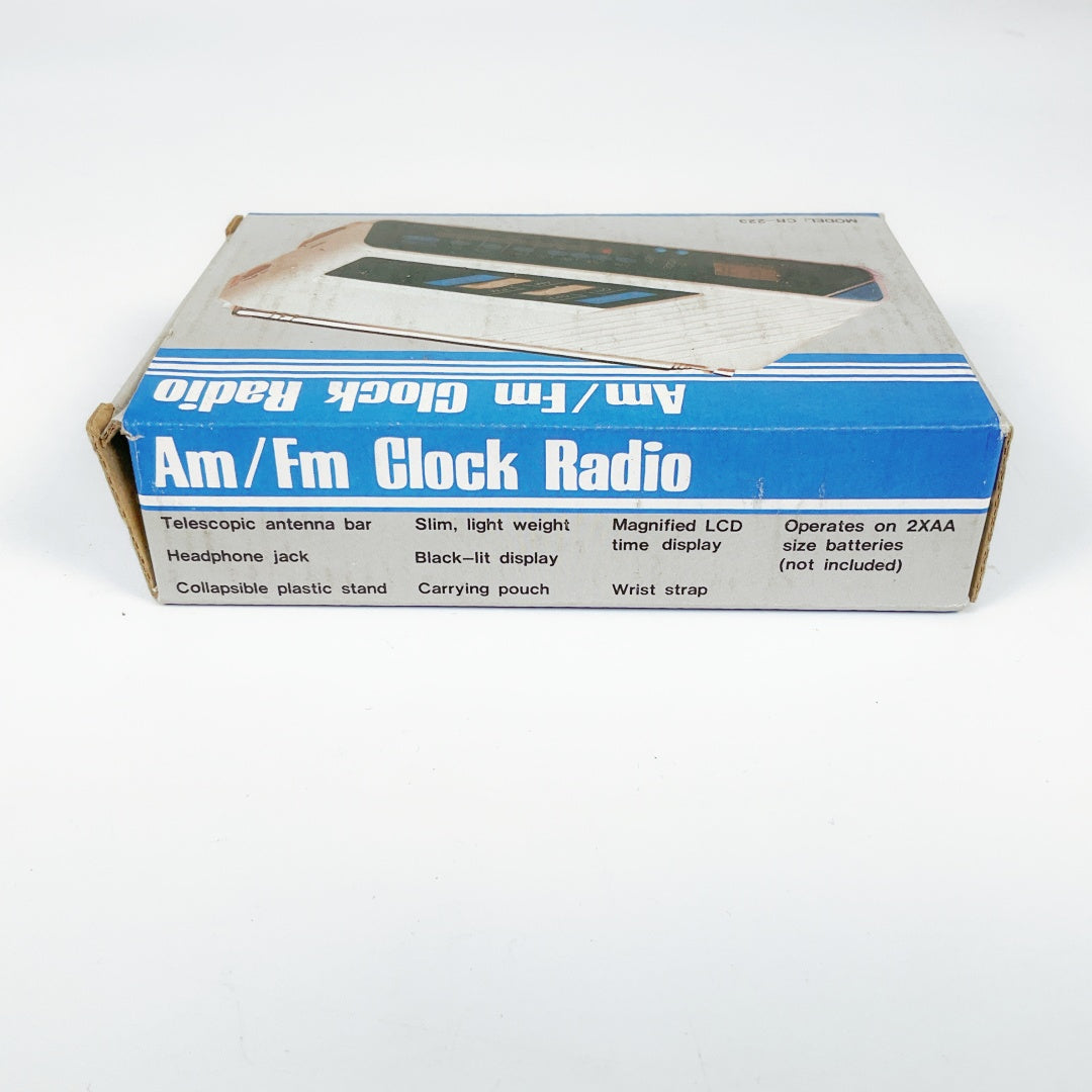 Vintage White AM/FM Alarm Clock Radio CR-223