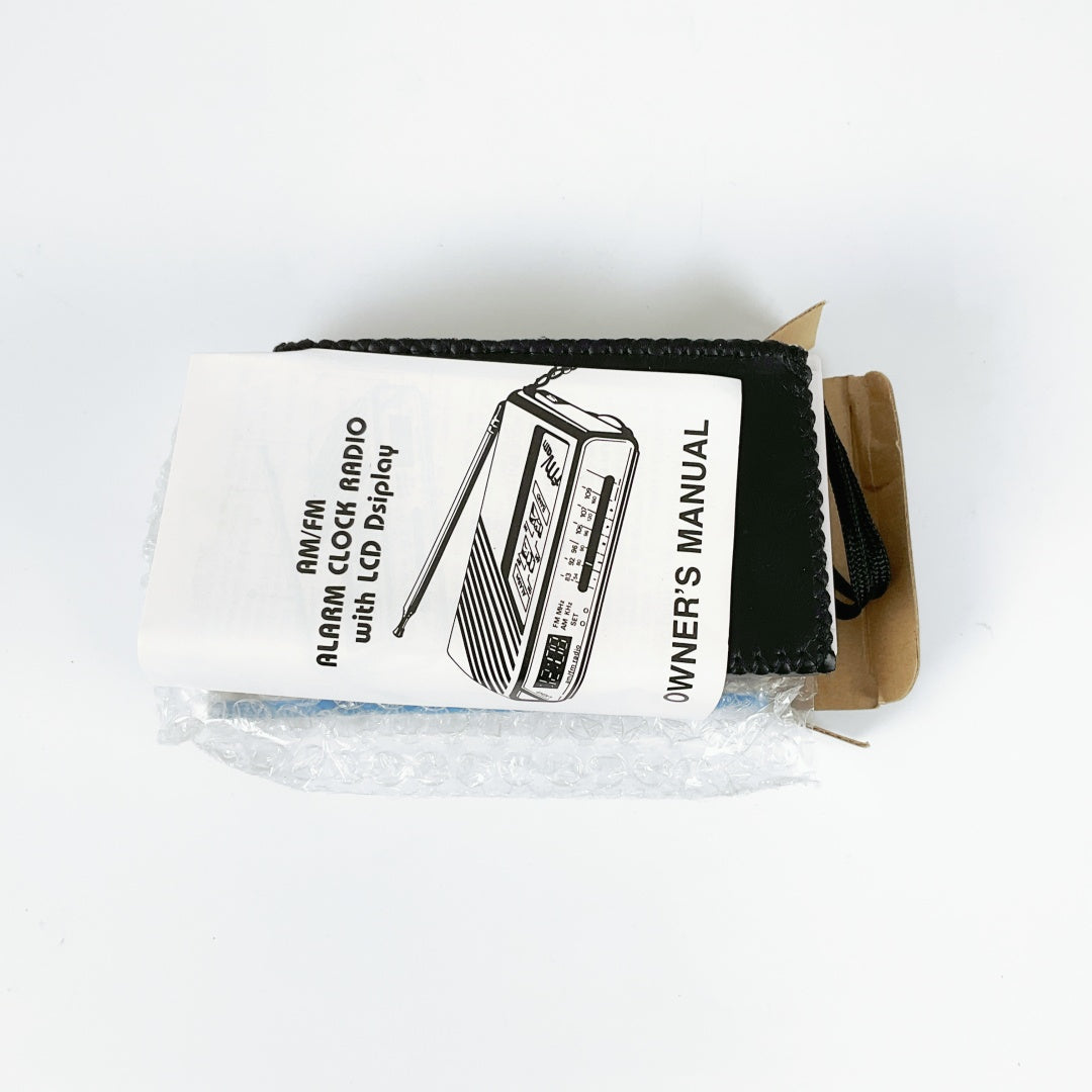 Vintage White AM/FM Alarm Clock Radio CR-223