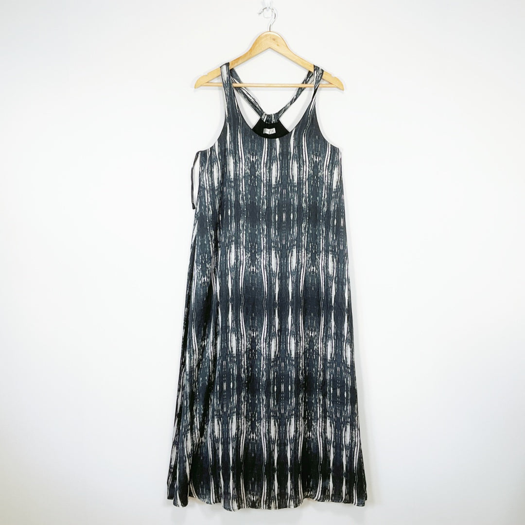 MINKPINK - Black & White Abstract Print Maxi Dress