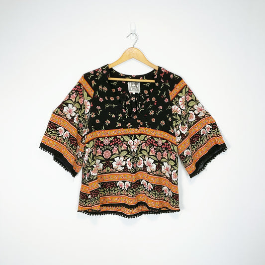 JAASE- Gabriella Top: Deep V Neck Crochet Trim Top in Eternity Print