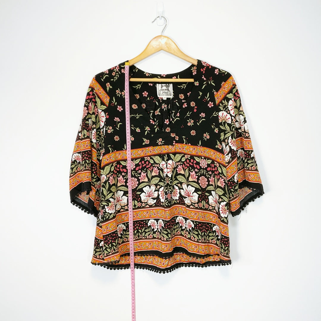 JAASE- Gabriella Top: Deep V Neck Crochet Trim Top in Eternity Print