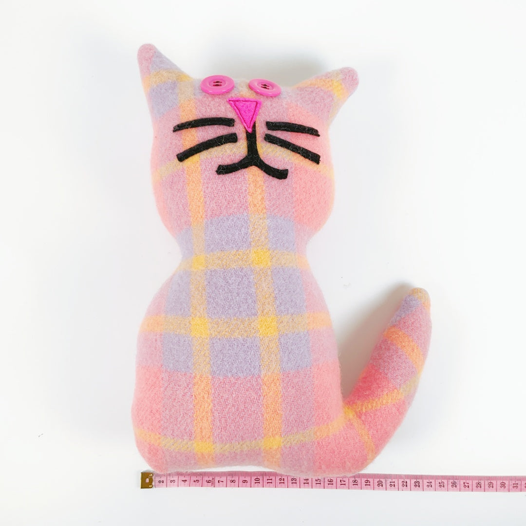 Artearoa – Blanket Cat – Pink & Lavender Check