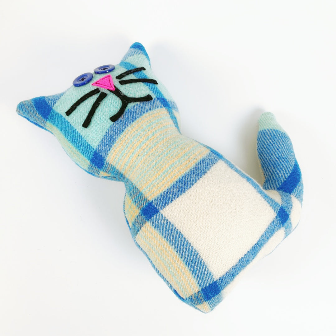 Artearoa – Blanket Cat – Blue & Cream Check