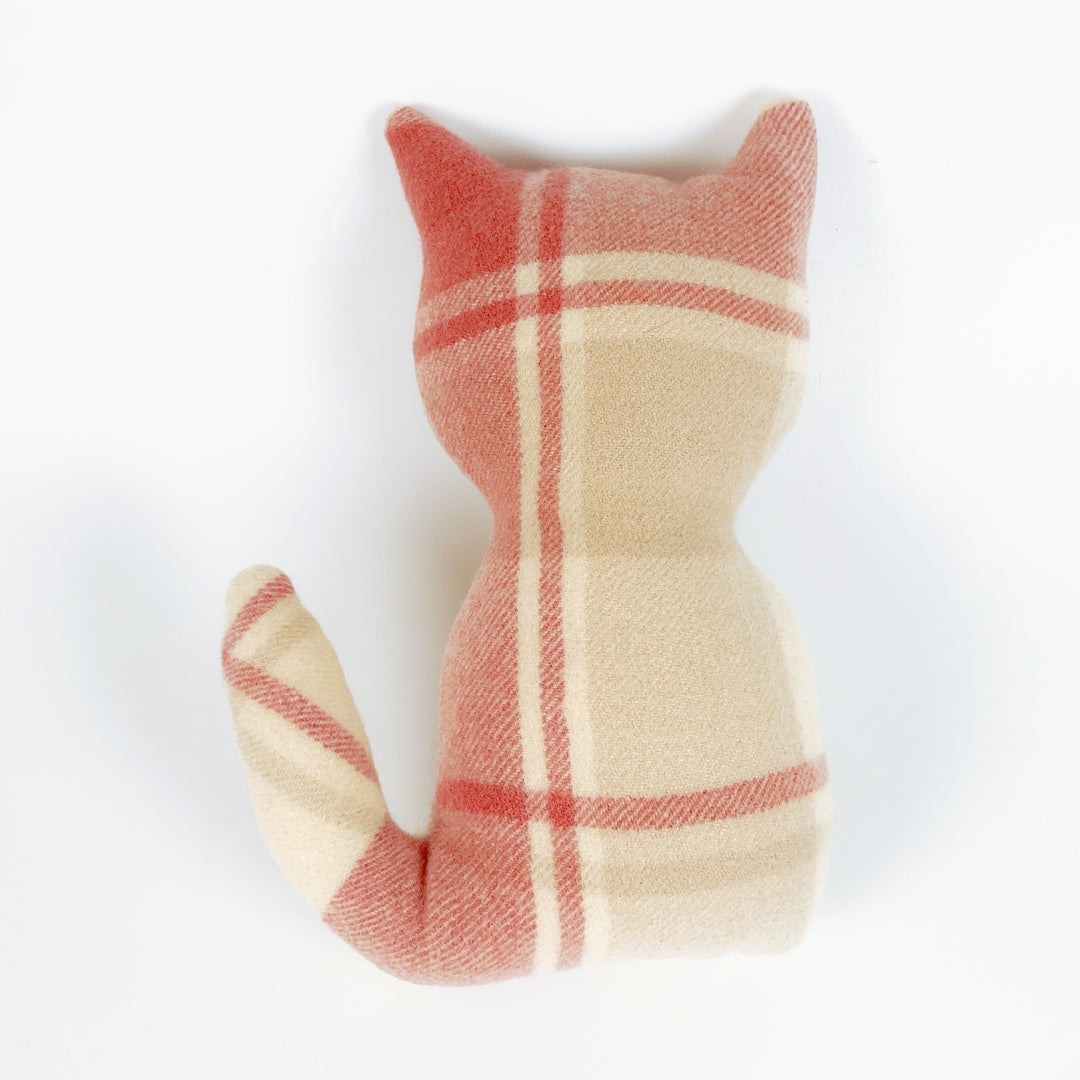 Artearoa – Blanket Cat – Mauve Neutral Check