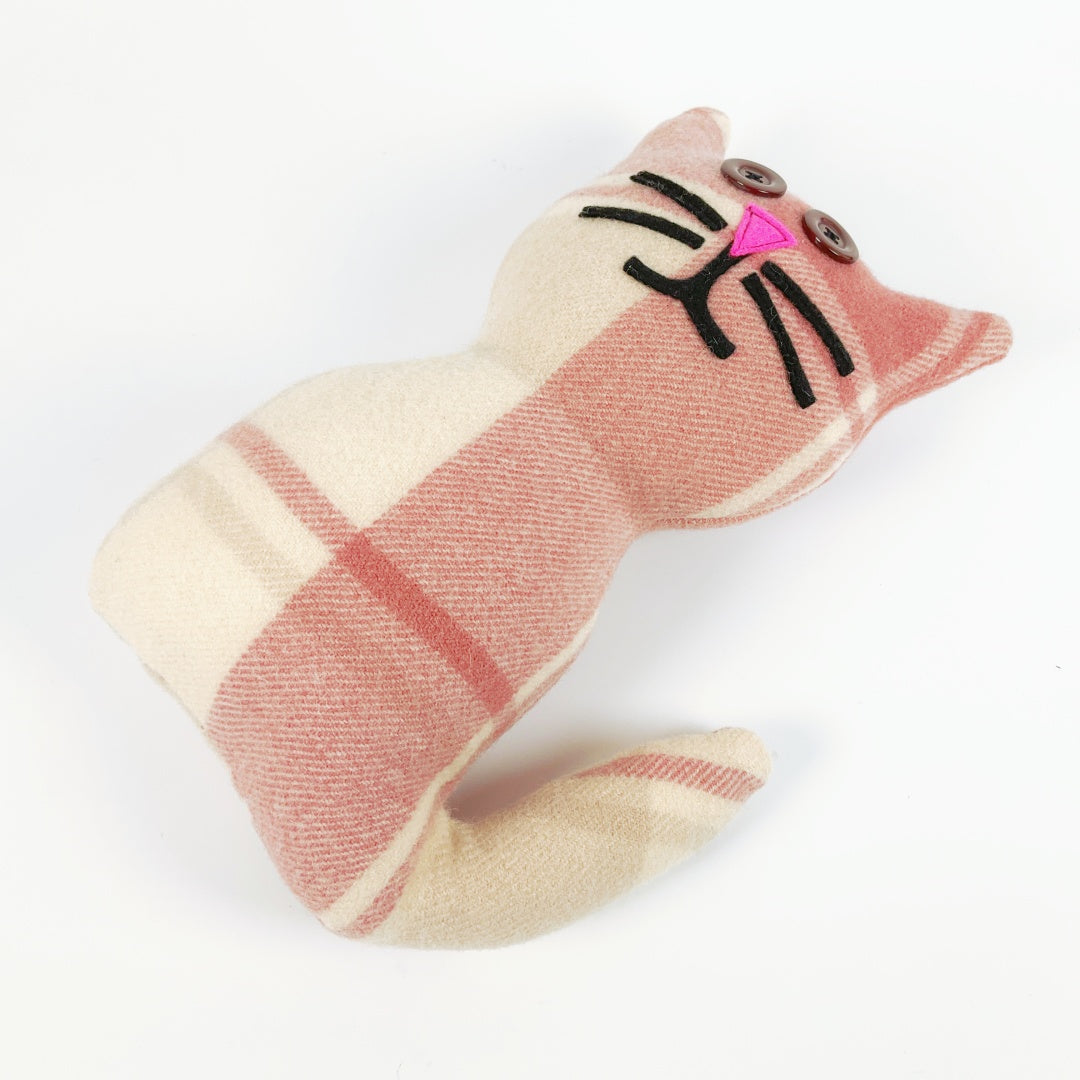 Artearoa – Blanket Cat – Mauve Neutral Check