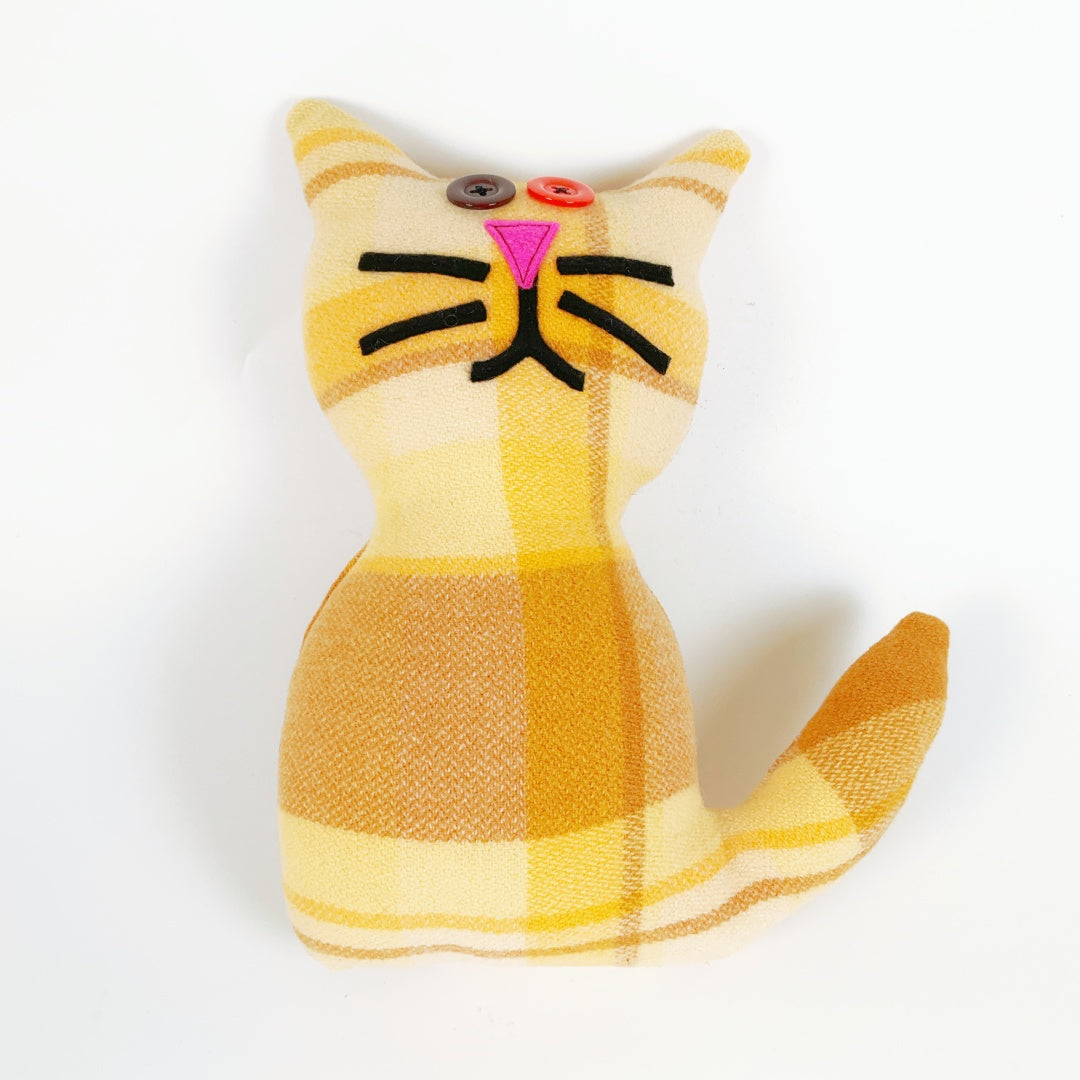 Artearoa – Blanket Cat – Mustard Yellow Check